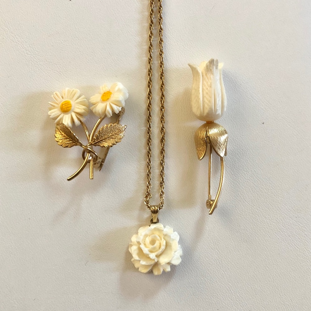 Vintage Floral Carved Pins and Pendant Bundle